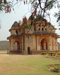 lotus mahal hampi