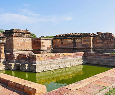pushkarni aihole