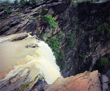 raja rani rocket roarer